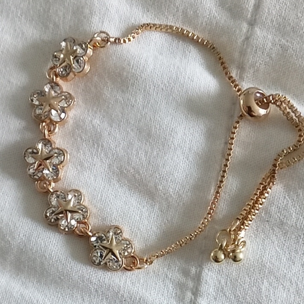 Elegant Gold and Silver Floral Bracelet